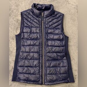 GAP Women's Dark Blue Puffer Vest